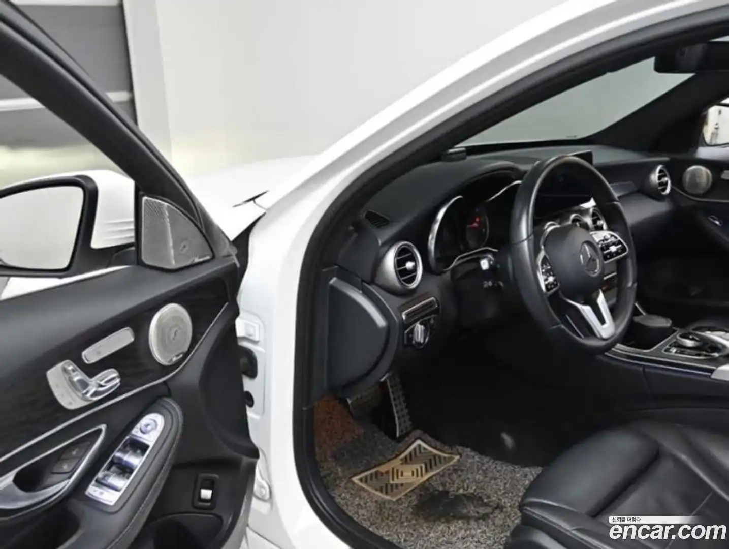 C-Class Mercedes-Benz 2019.3-OPTION-015
