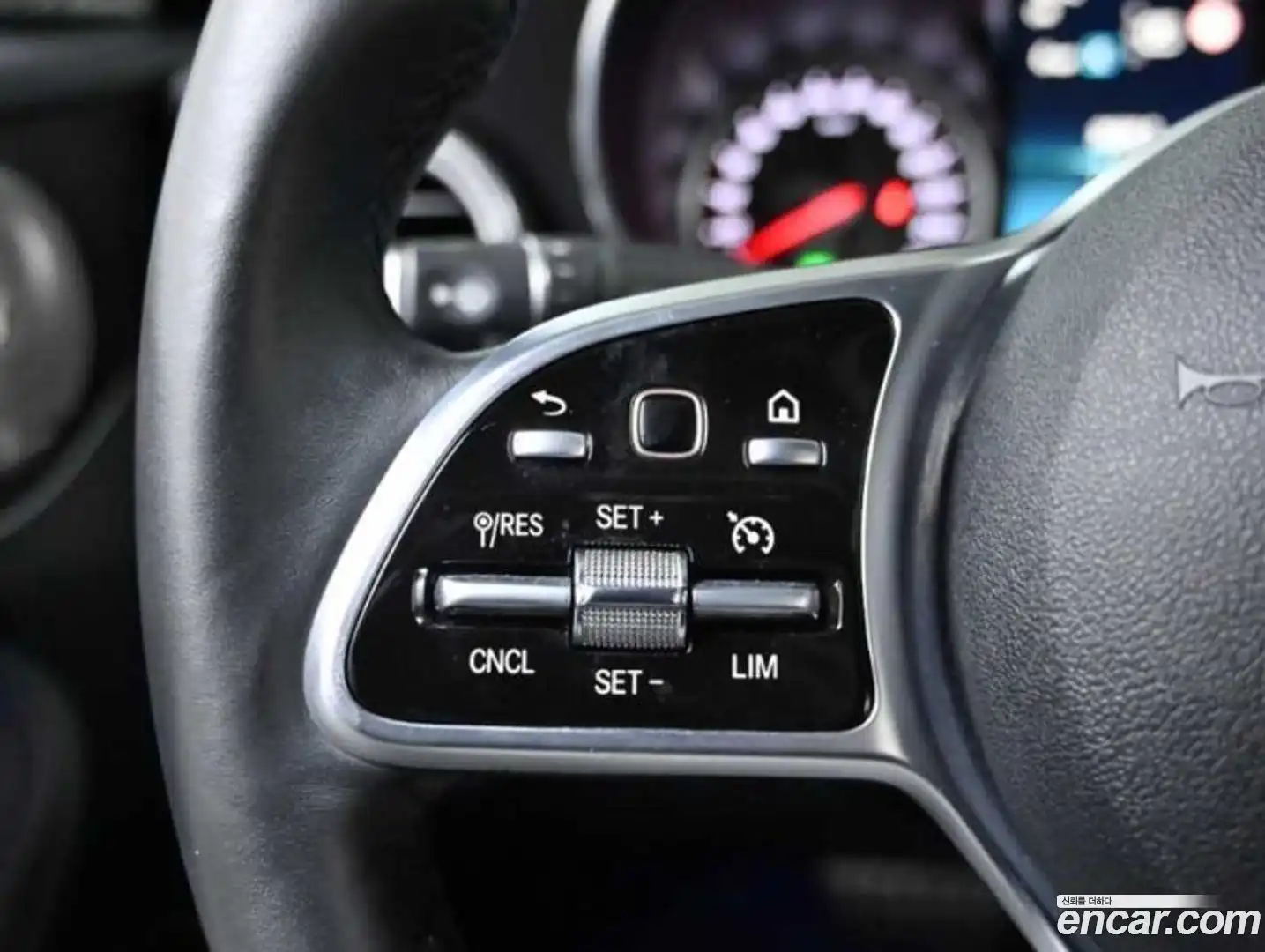 C-Class Mercedes-Benz 2019.3-OPTION-022
