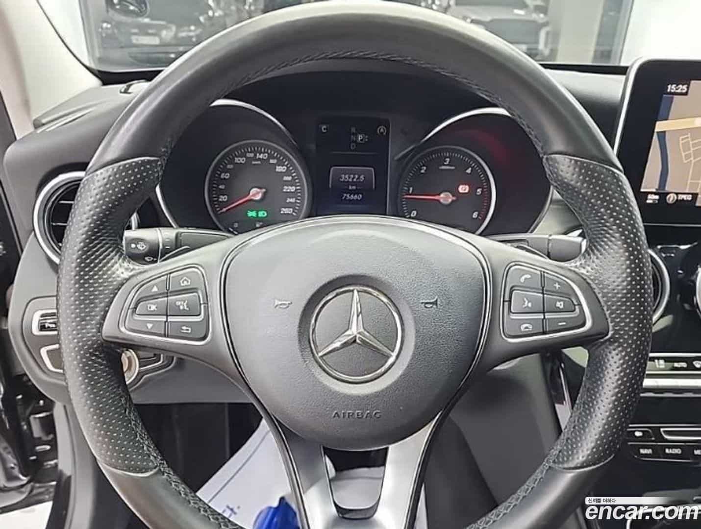 C-Class Mercedes-Benz 2015.3-INNER-009