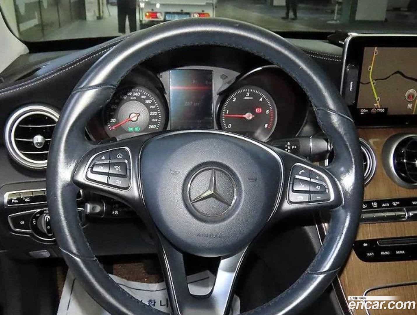 C-Class Mercedes-Benz 2015.9-INNER-008