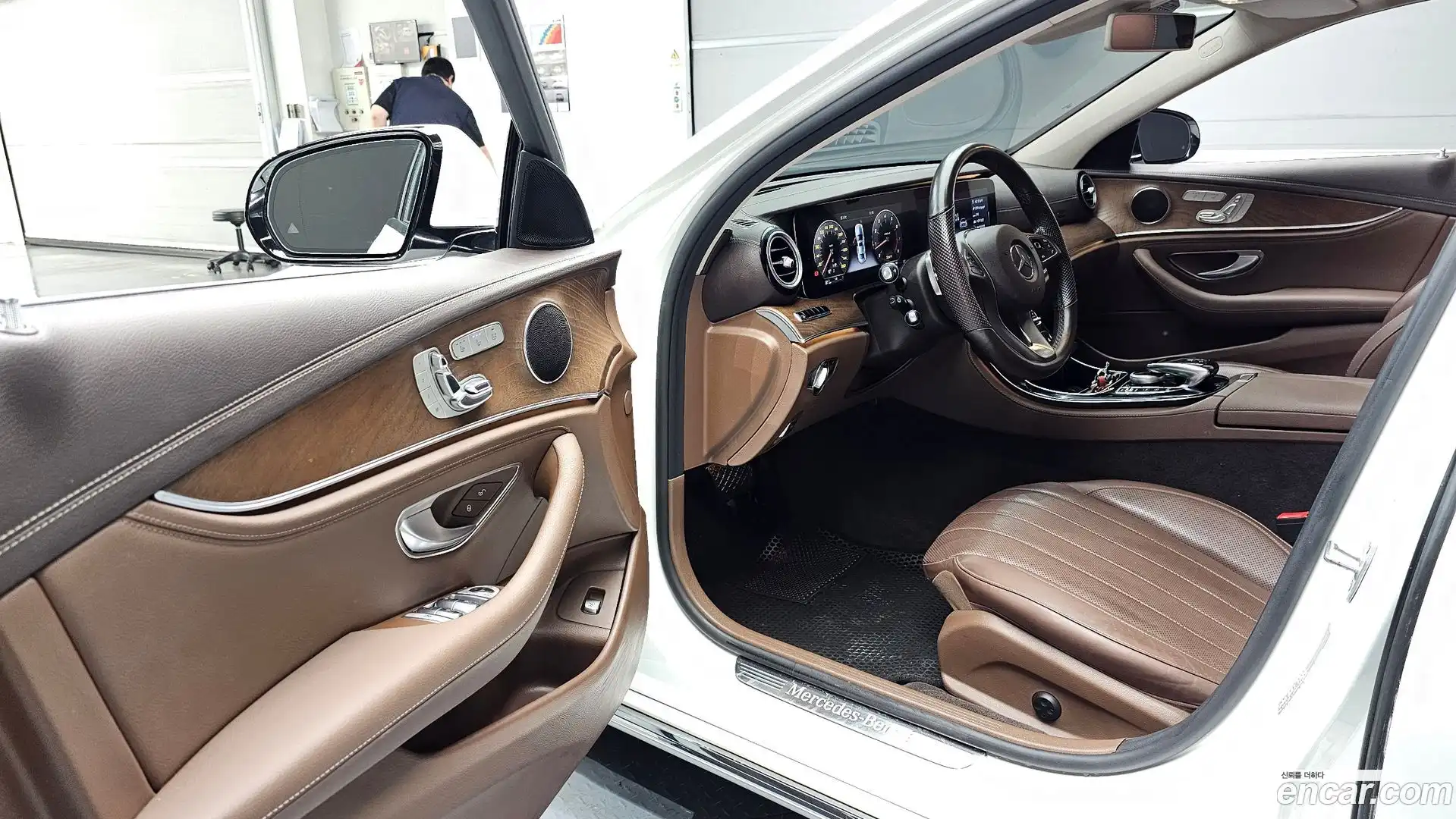 E-Class Mercedes-Benz 2017.0-INNER-010
