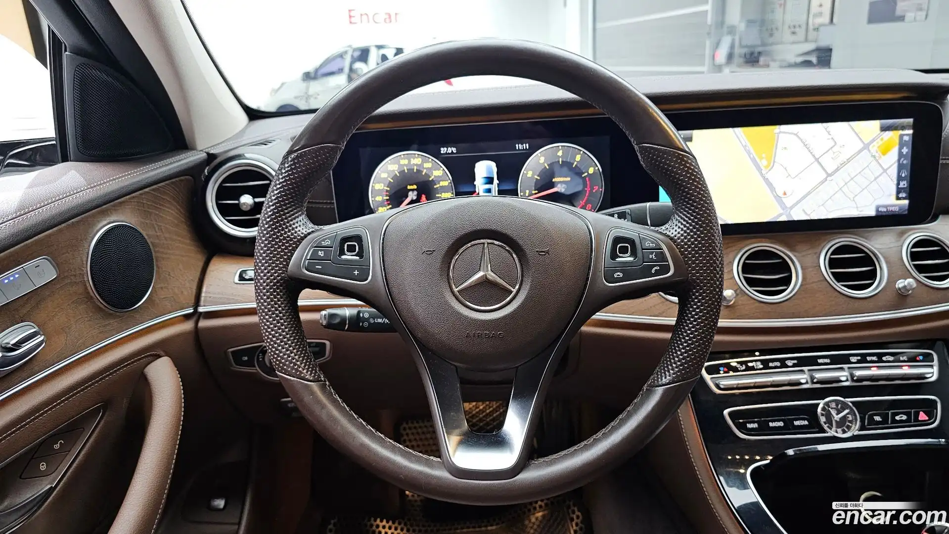 E-Class Mercedes-Benz 2017.0-OPTION-017