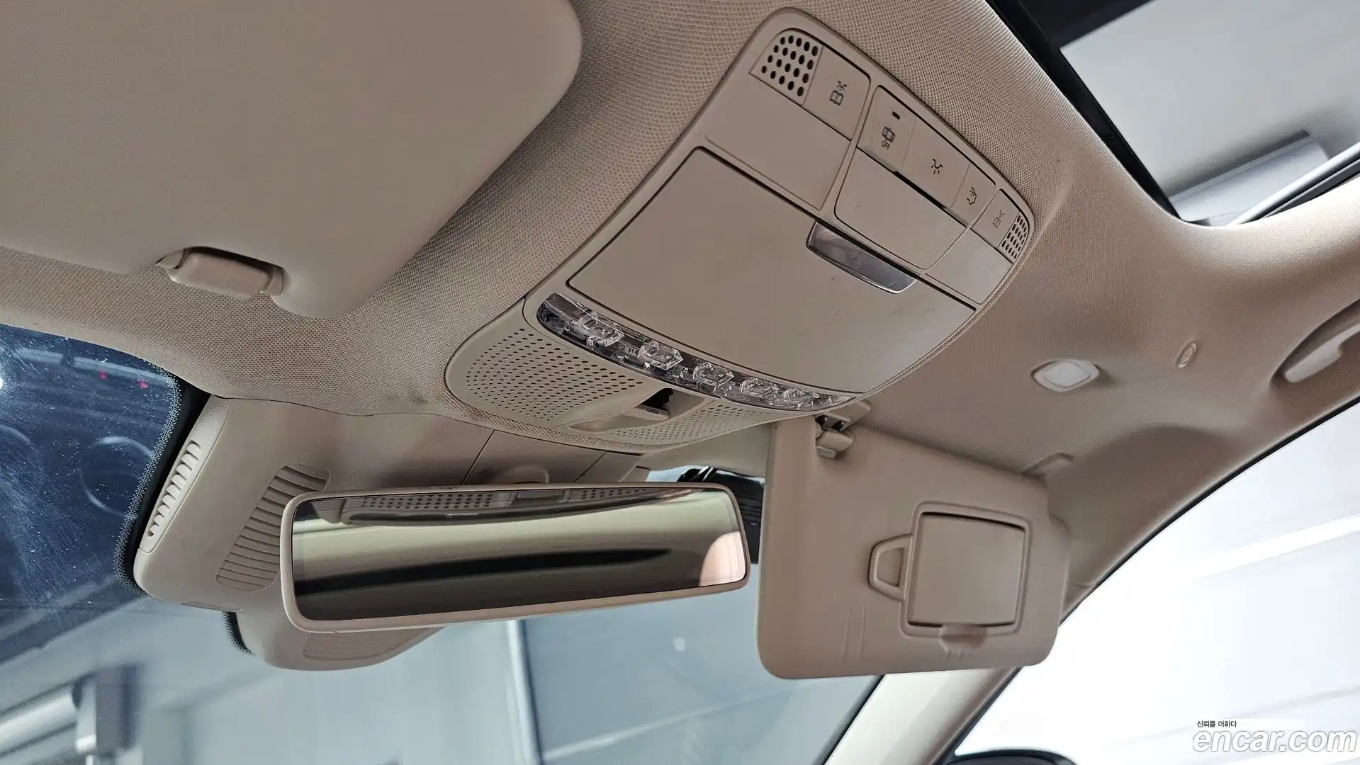 E-Class Mercedes-Benz 2017.0-OPTION-021