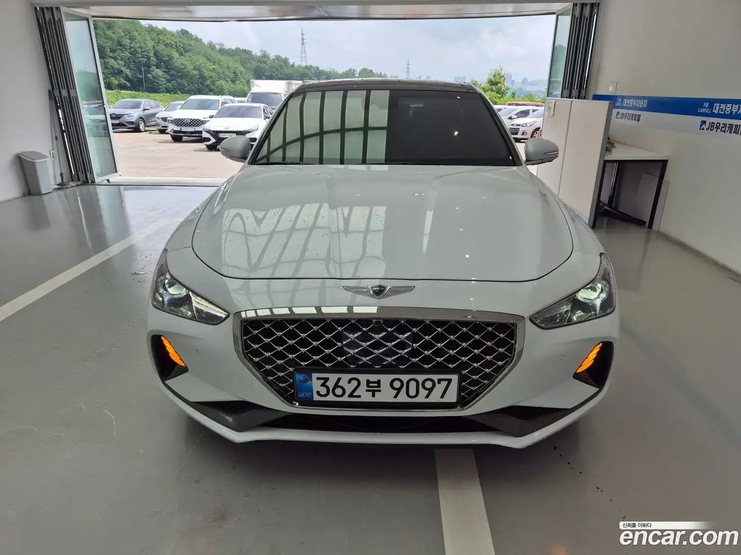 G70 Genesis 2019.0-OUTER-002