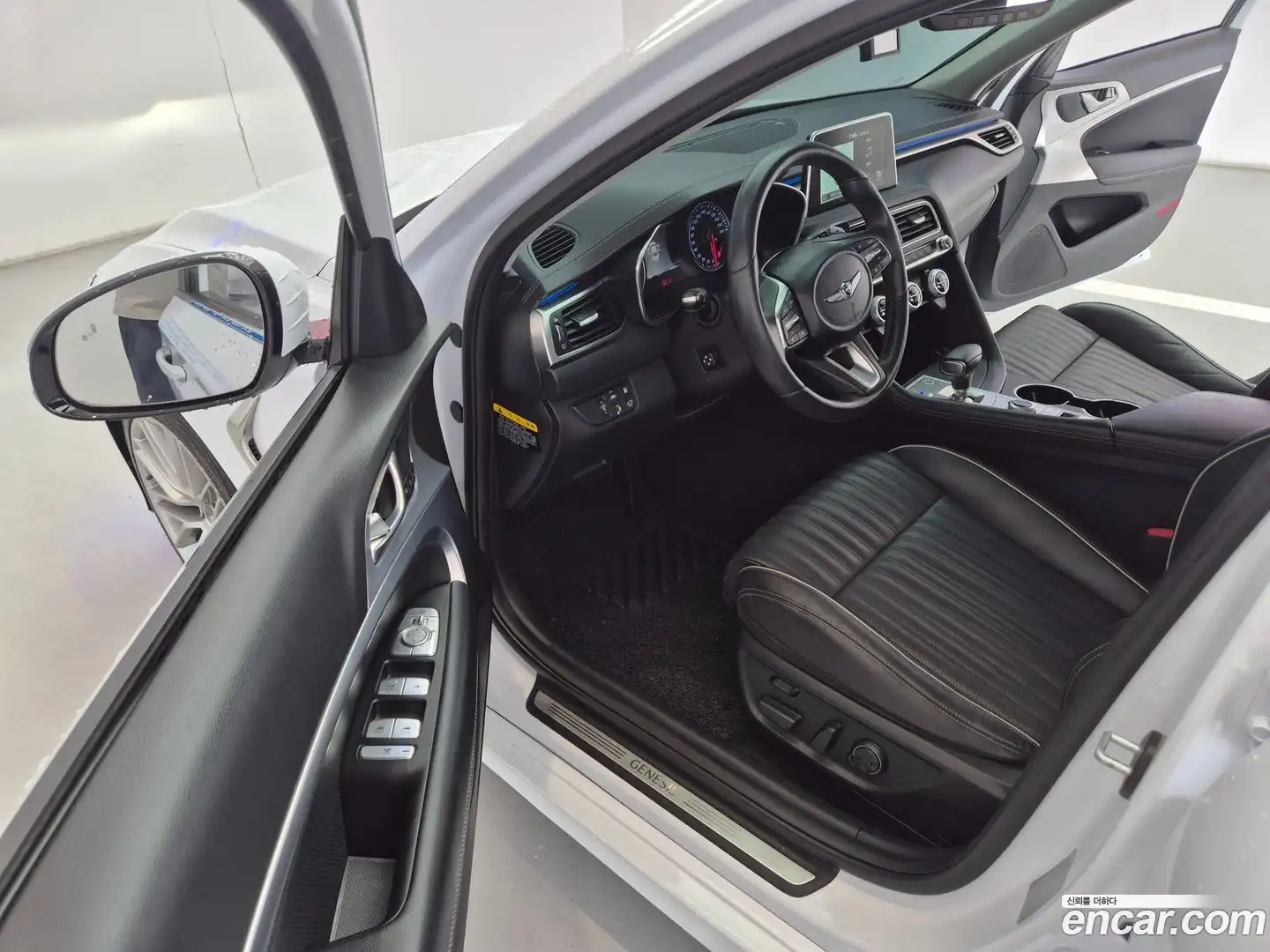 G70 Genesis 2019.0-INNER-009
