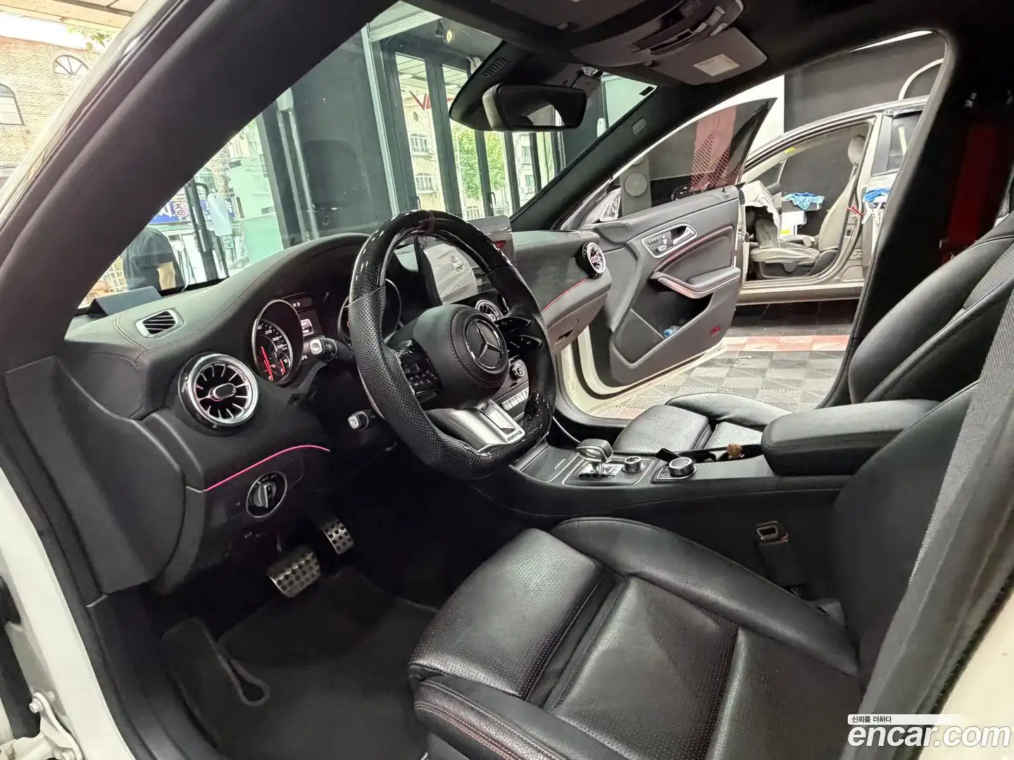 CLA-Class Mercedes-Benz 2017.5-OPTION-018
