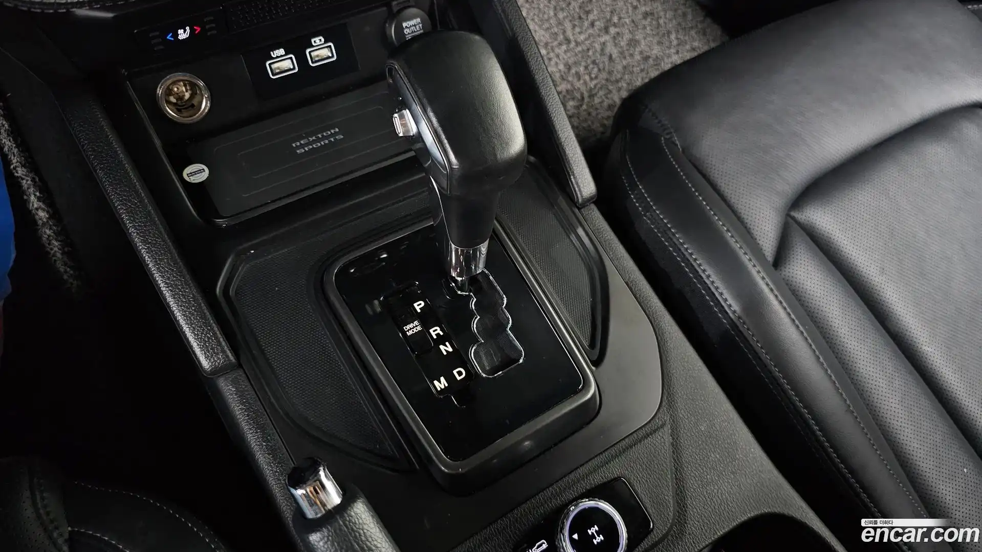 Rexton KG Mobility 2022.10-INNER-009
