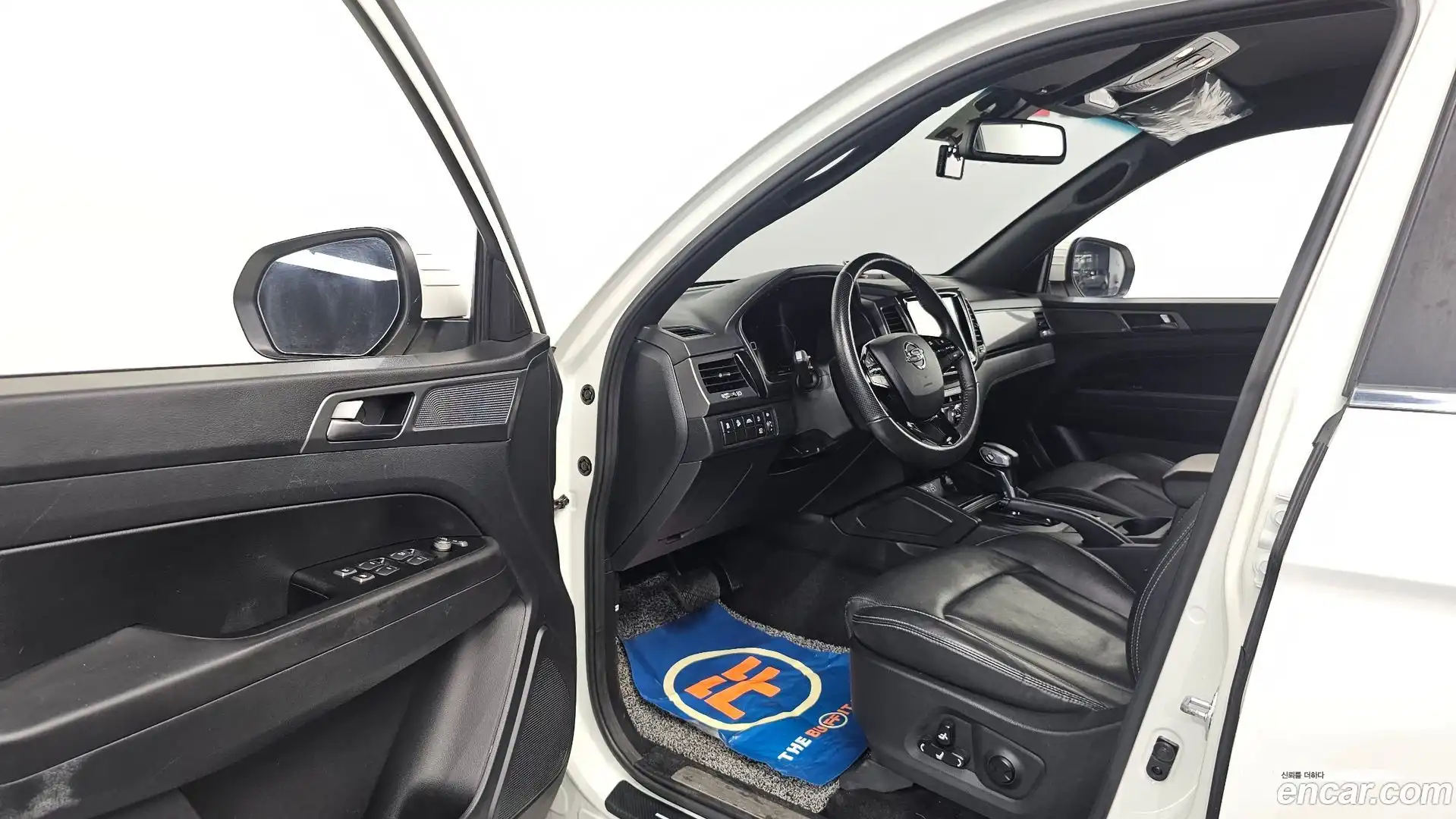 Rexton KG Mobility 2022.10-INNER-010