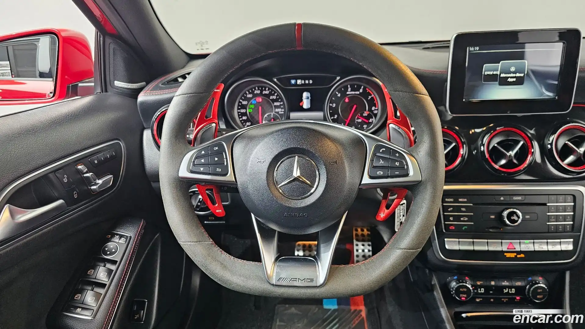 GLA-Class Mercedes-Benz 2019.4-OPTION-016