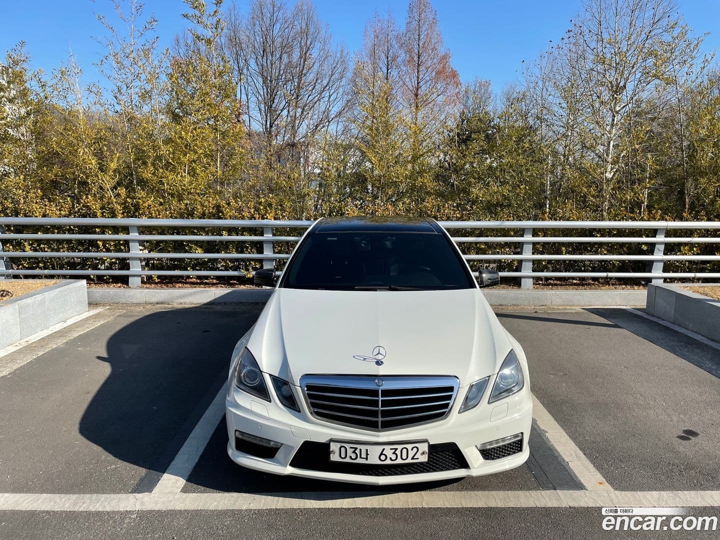 Main__Slider__Photo:E-Class Mercedes-Benz 2009.10-0