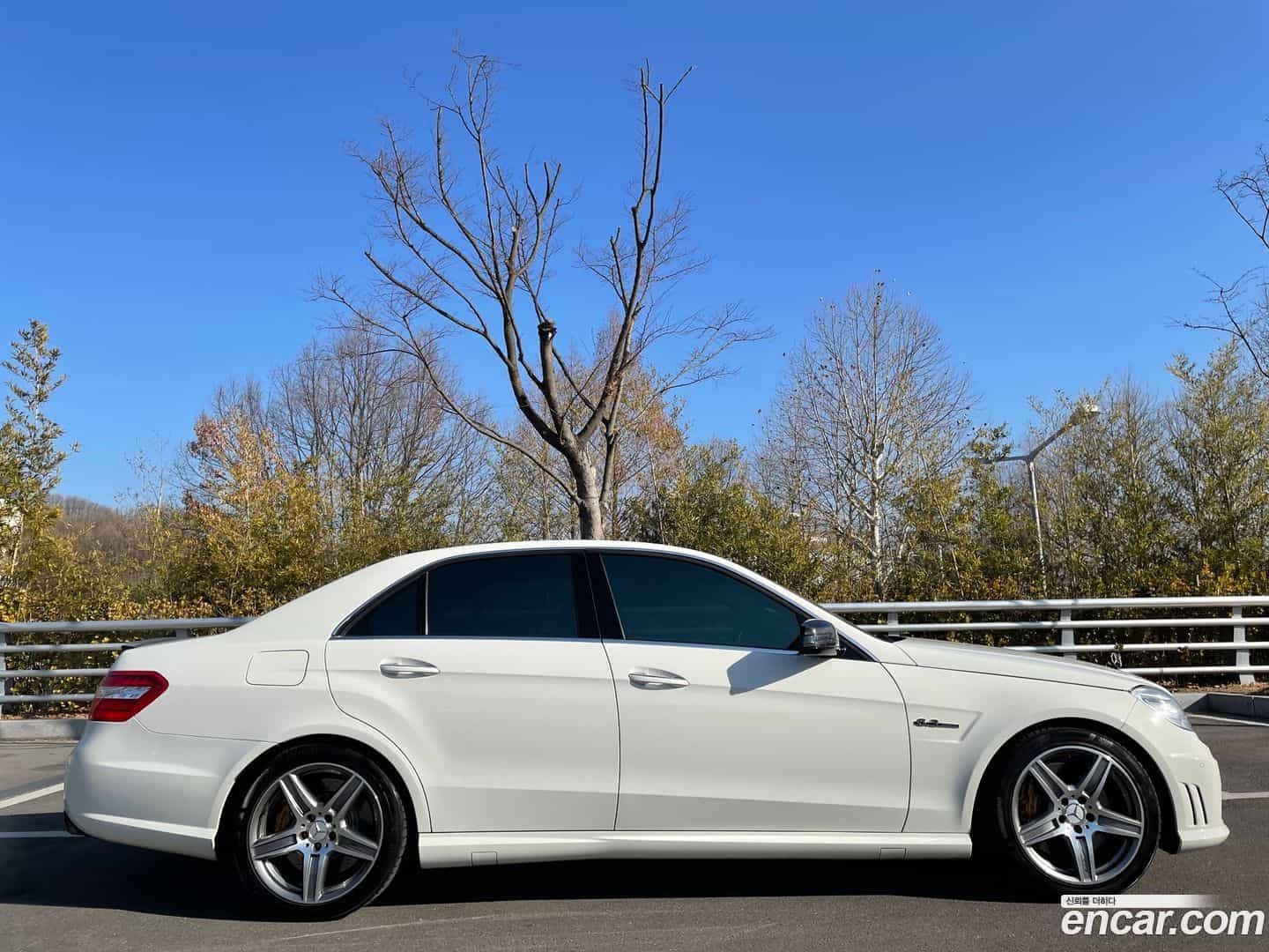 E-Class Mercedes-Benz 2009.10-OUTER-006