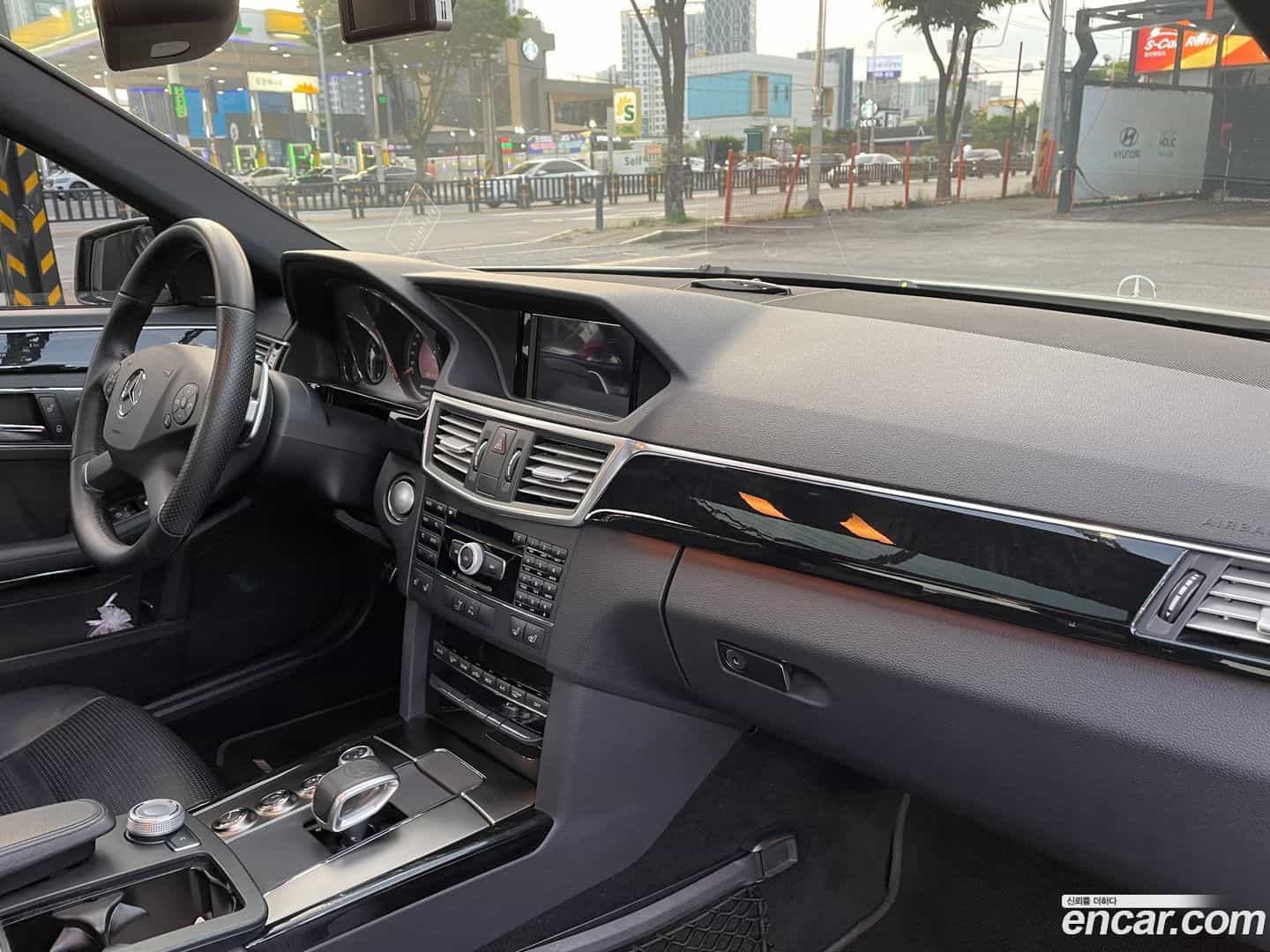 E-Class Mercedes-Benz 2009.10-INNER-010