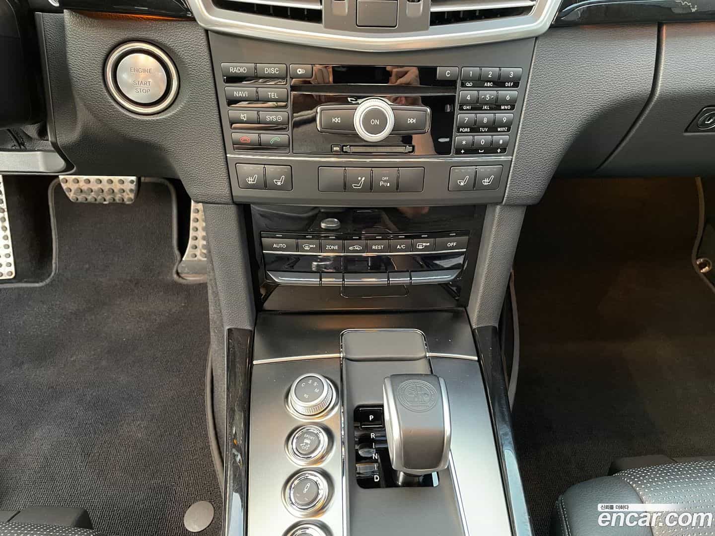 E-Class Mercedes-Benz 2009.10-OPTION-015