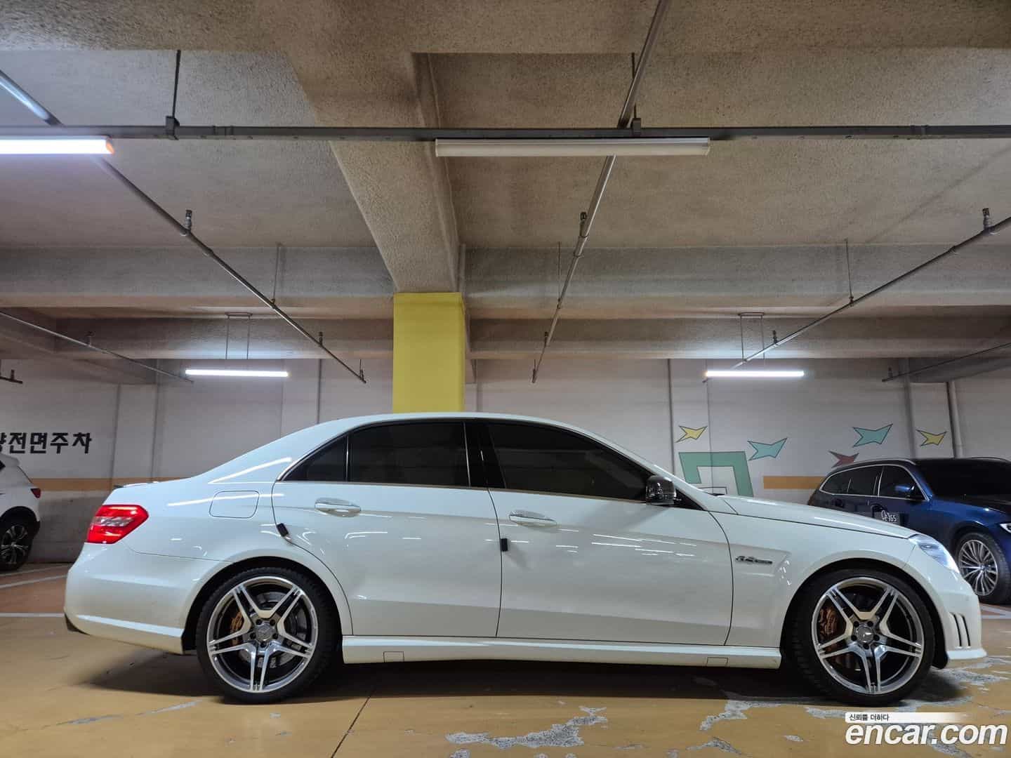 E-Class Mercedes-Benz 2009.10-OPTION-019