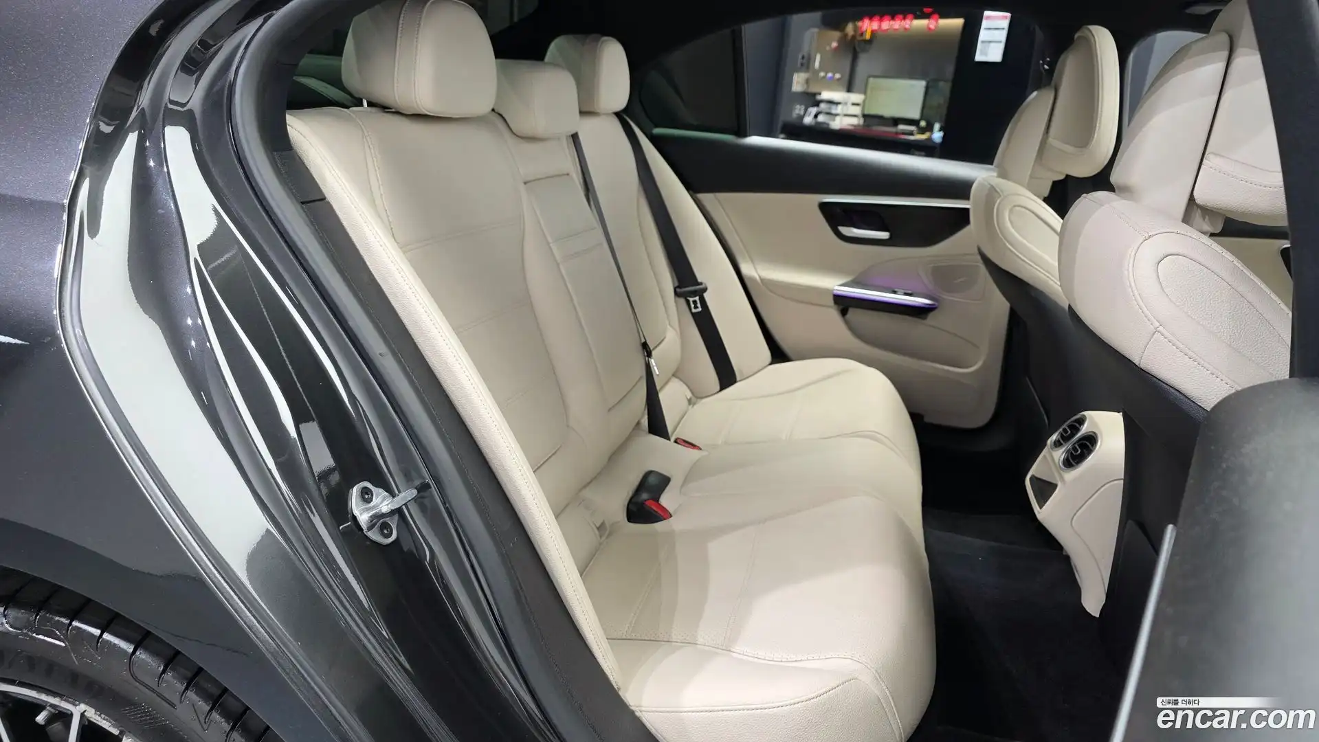 C-Class Mercedes-Benz 2022.4-OPTION-016