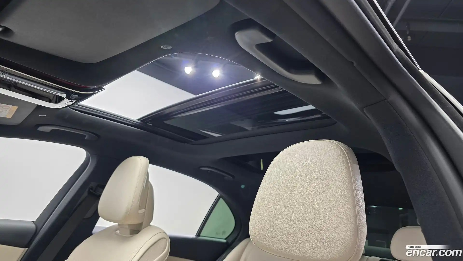 C-Class Mercedes-Benz 2022.4-OPTION-023