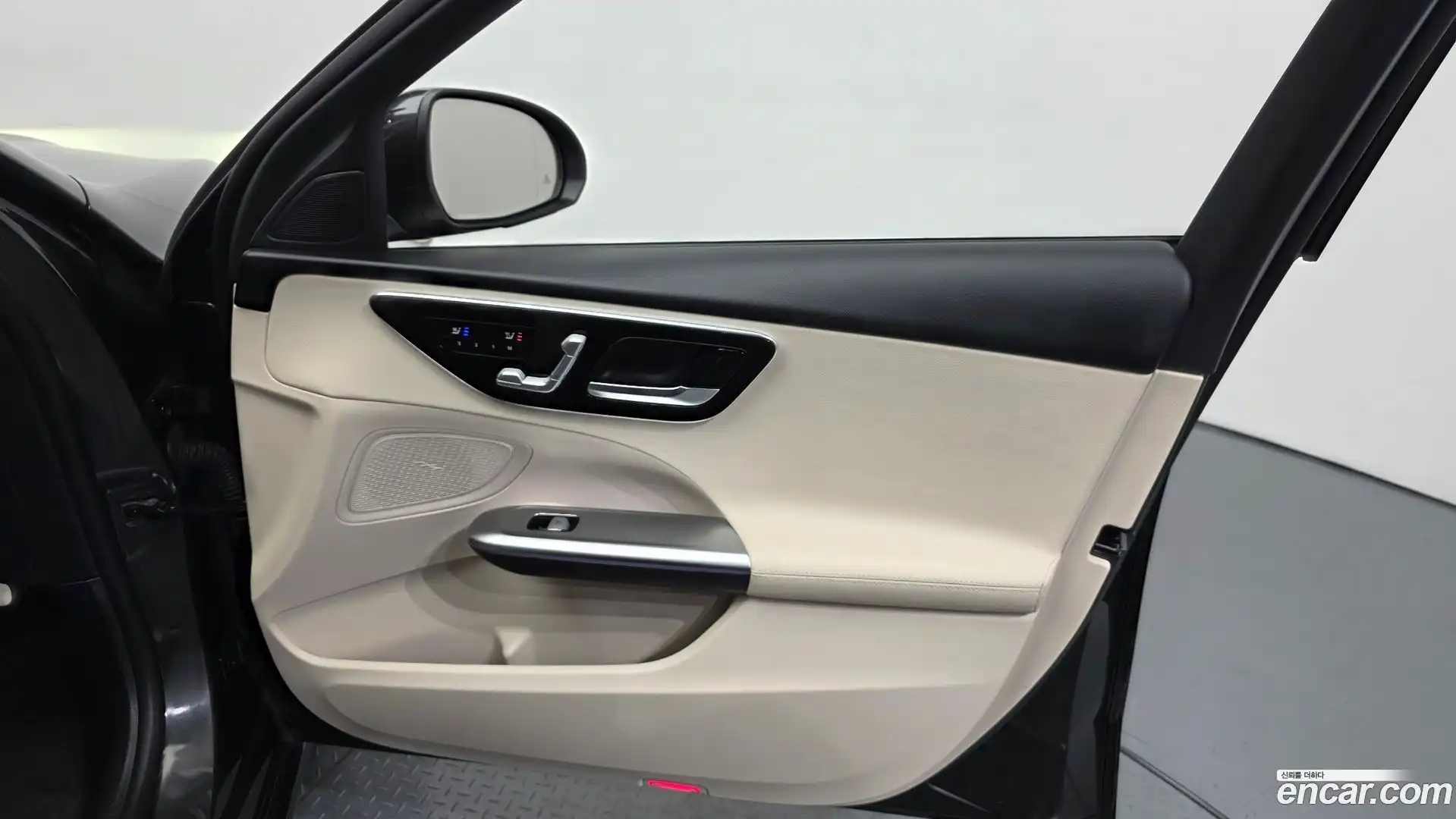 C-Class Mercedes-Benz 2022.4-INNER-035