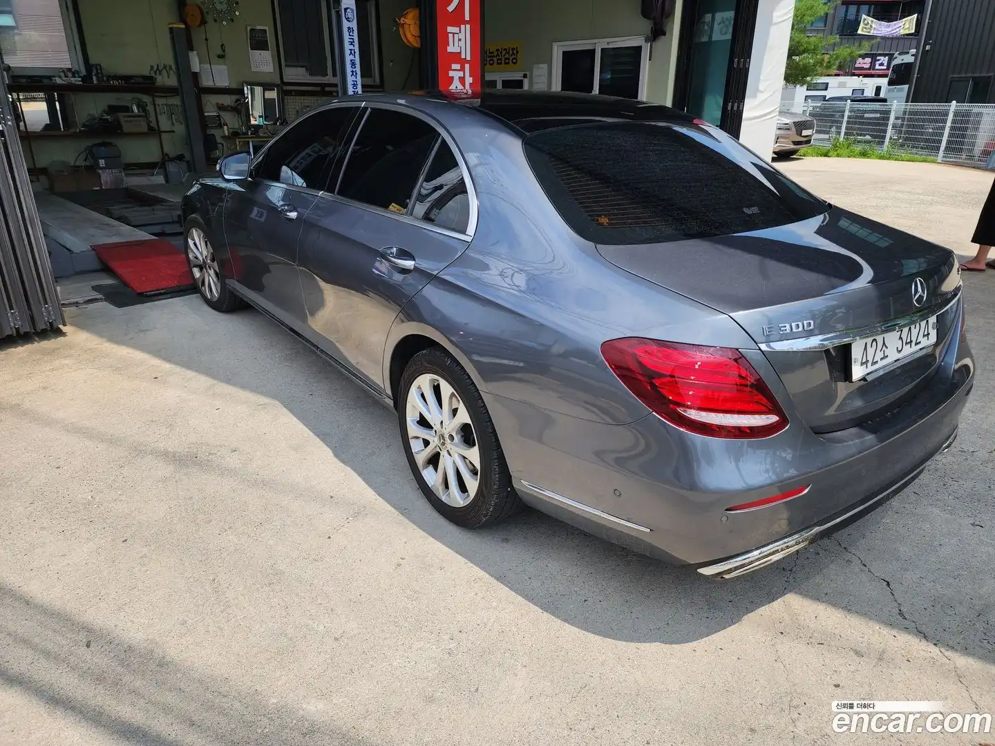 E-Class Mercedes-Benz 2019.2-OUTER-002