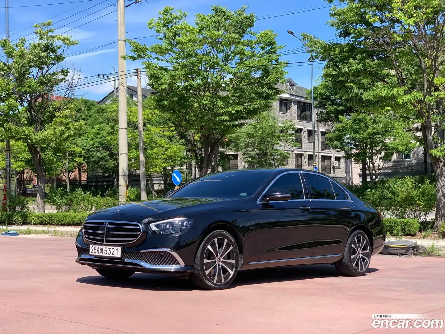 E-Class Mercedes-Benz 2021.2-OUTER-001