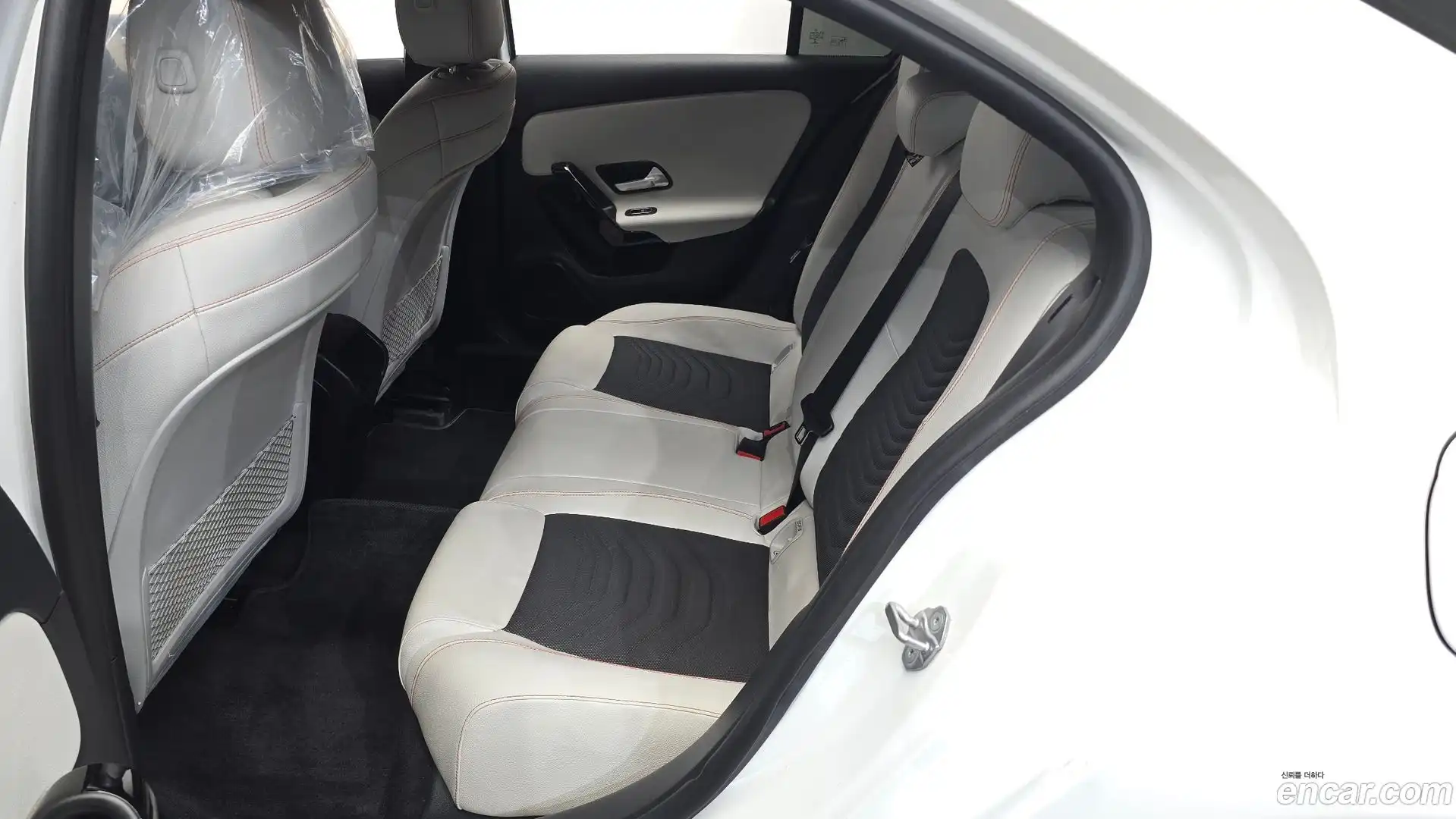 A-Class Mercedes-Benz 2020.8-OPTION-015