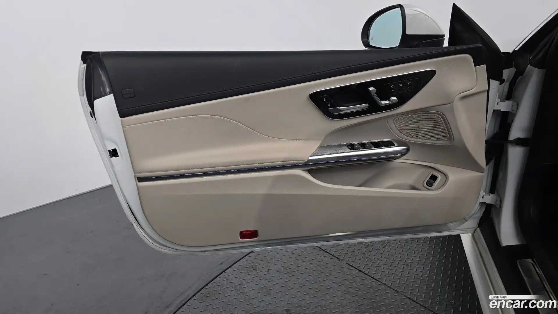 CLE-Class Mercedes-Benz 2024.7-INNER-035