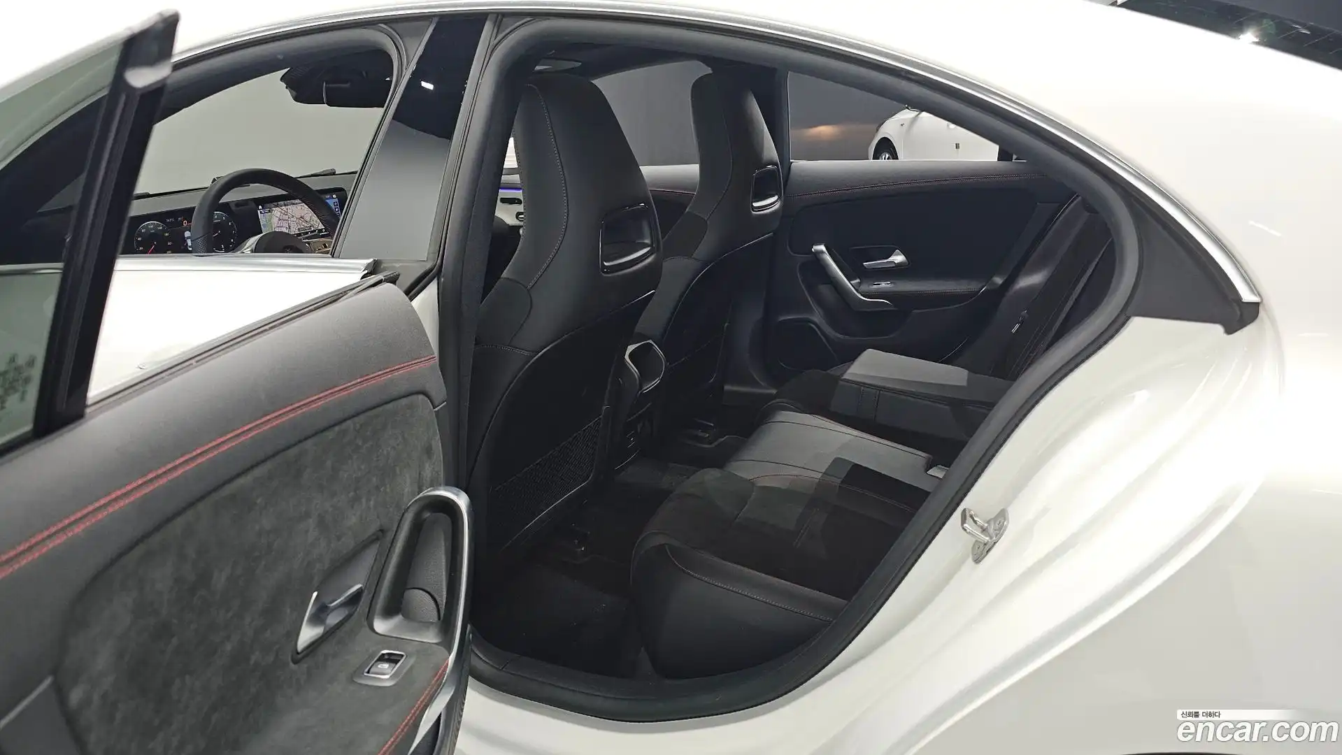 CLA-Class Mercedes-Benz 2023.5-OPTION-016