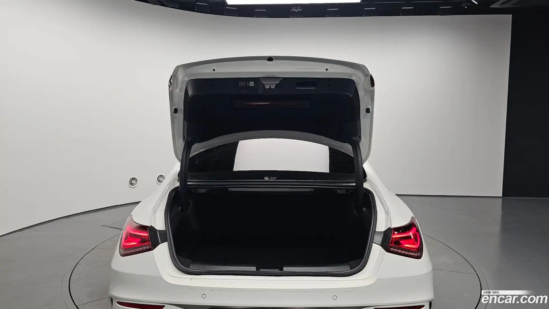 CLA-Class Mercedes-Benz 2023.5-OPTION-024