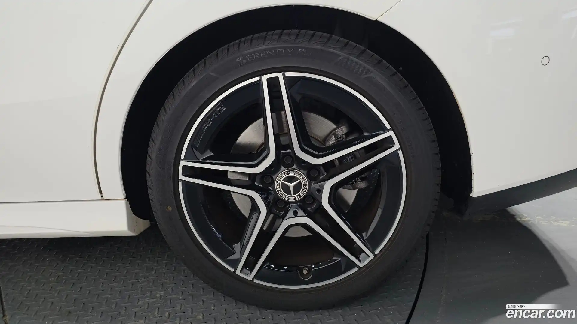 CLA-Class Mercedes-Benz 2023.5-OUTER-031
