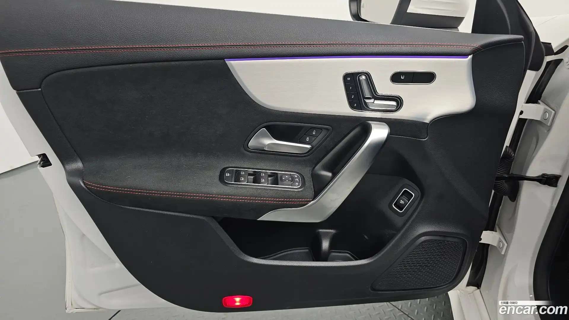 CLA-Class Mercedes-Benz 2023.5-INNER-034