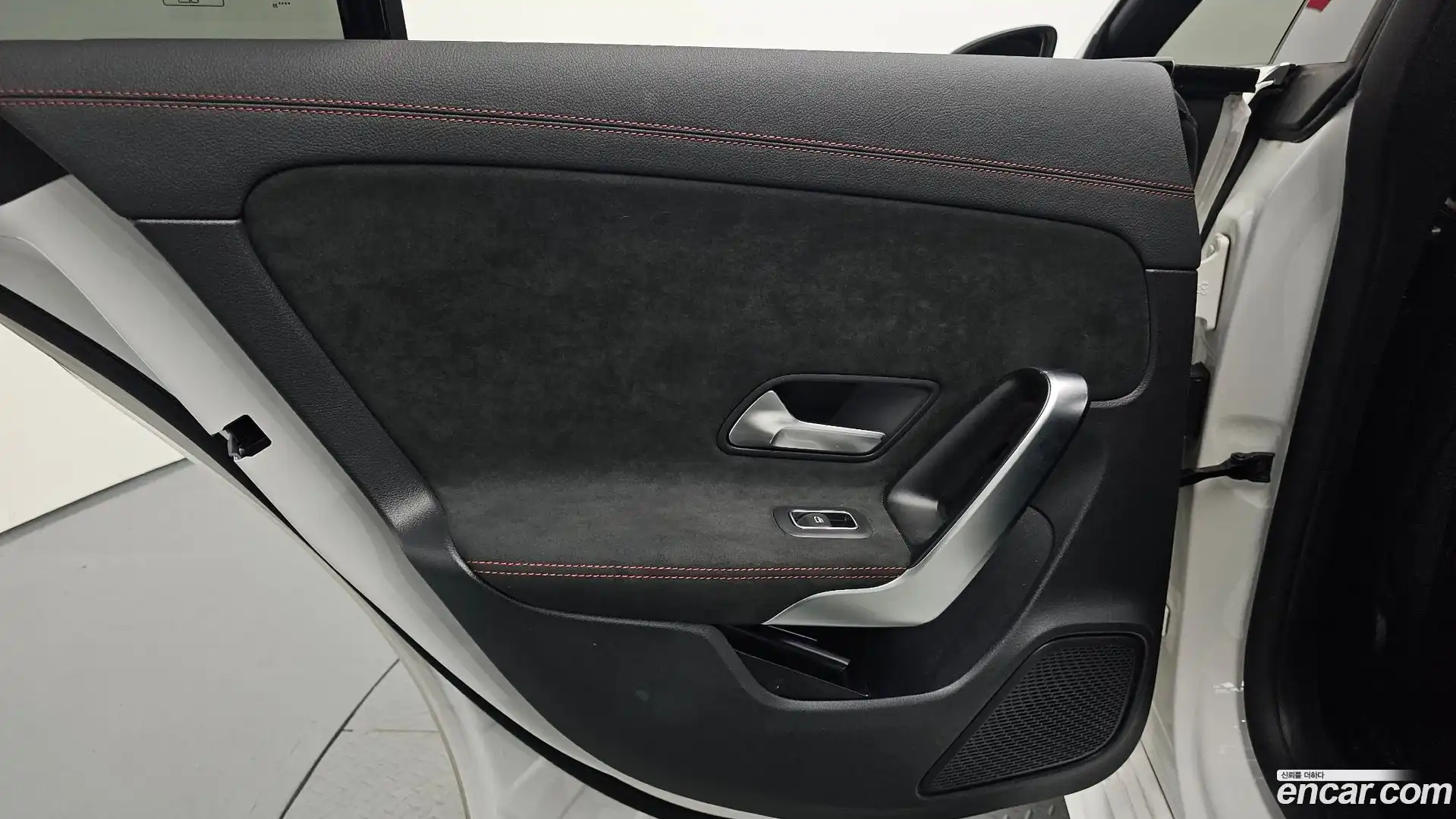 CLA-Class Mercedes-Benz 2023.5-INNER-035