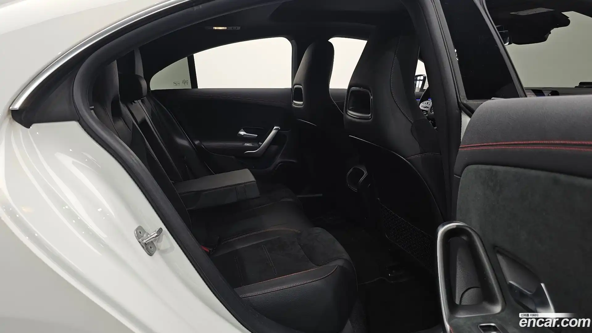 CLA-Class Mercedes-Benz 2023.5-INNER-036