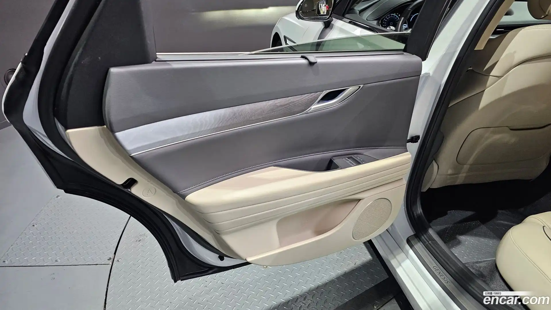 G80 Genesis 2022.5-INNER-035
