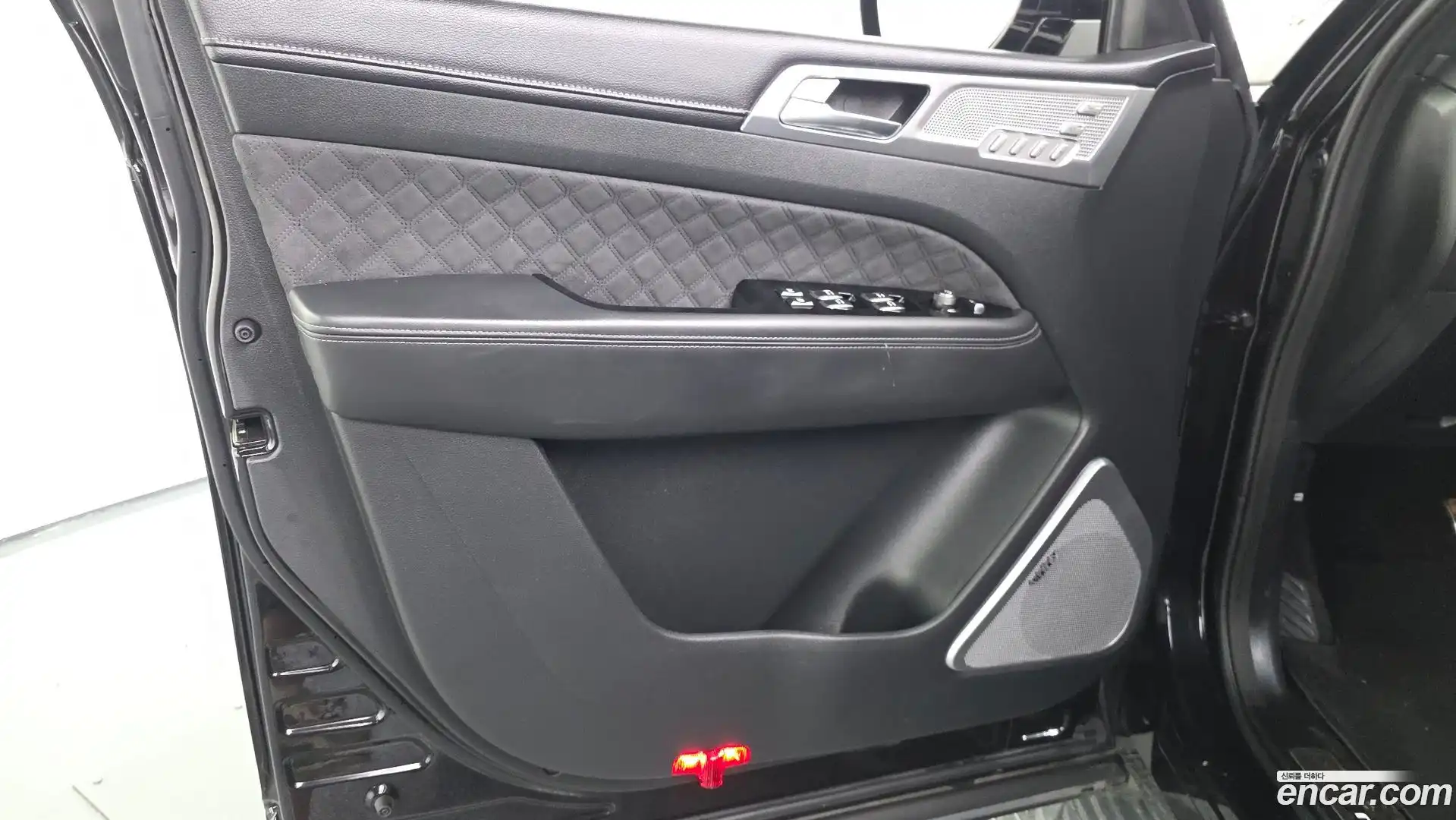 Rexton KG Mobility 2020.11-INNER-034