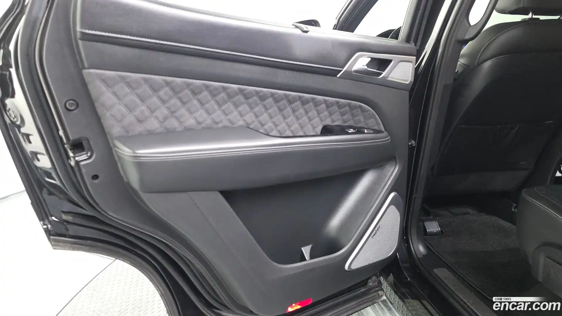 Rexton KG Mobility 2020.11-INNER-035