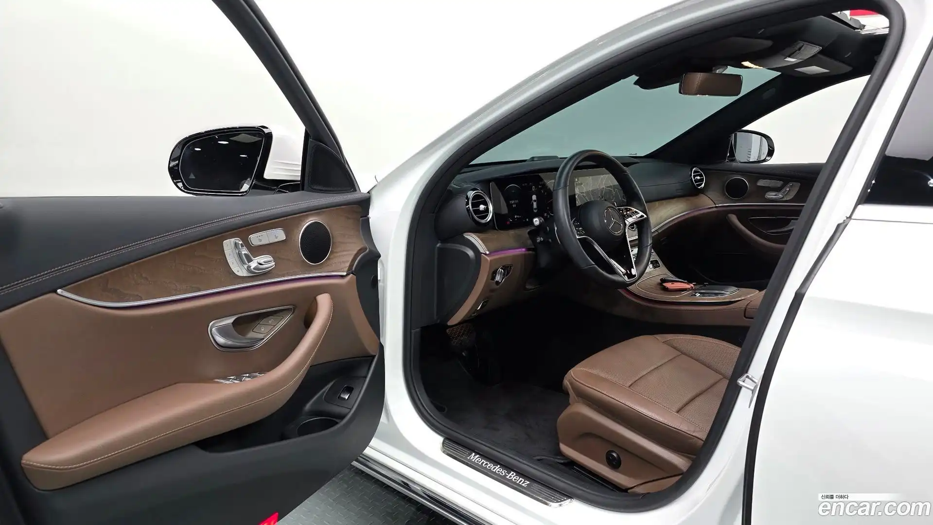 E-Class Mercedes-Benz 2023.7-INNER-010
