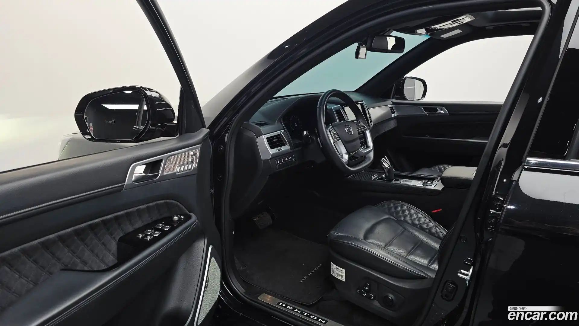 Rexton KG Mobility 2022.4-INNER-010