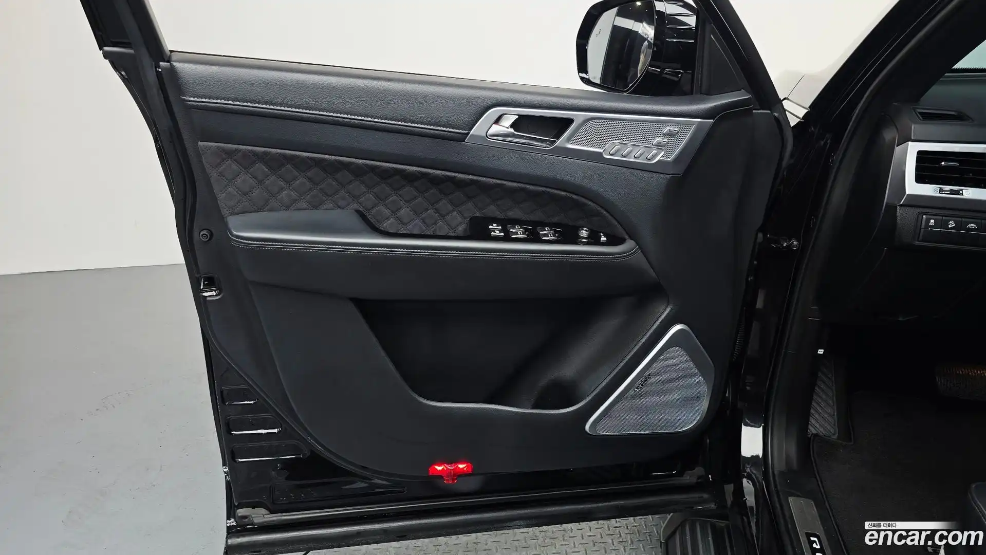 Rexton KG Mobility 2022.4-INNER-034