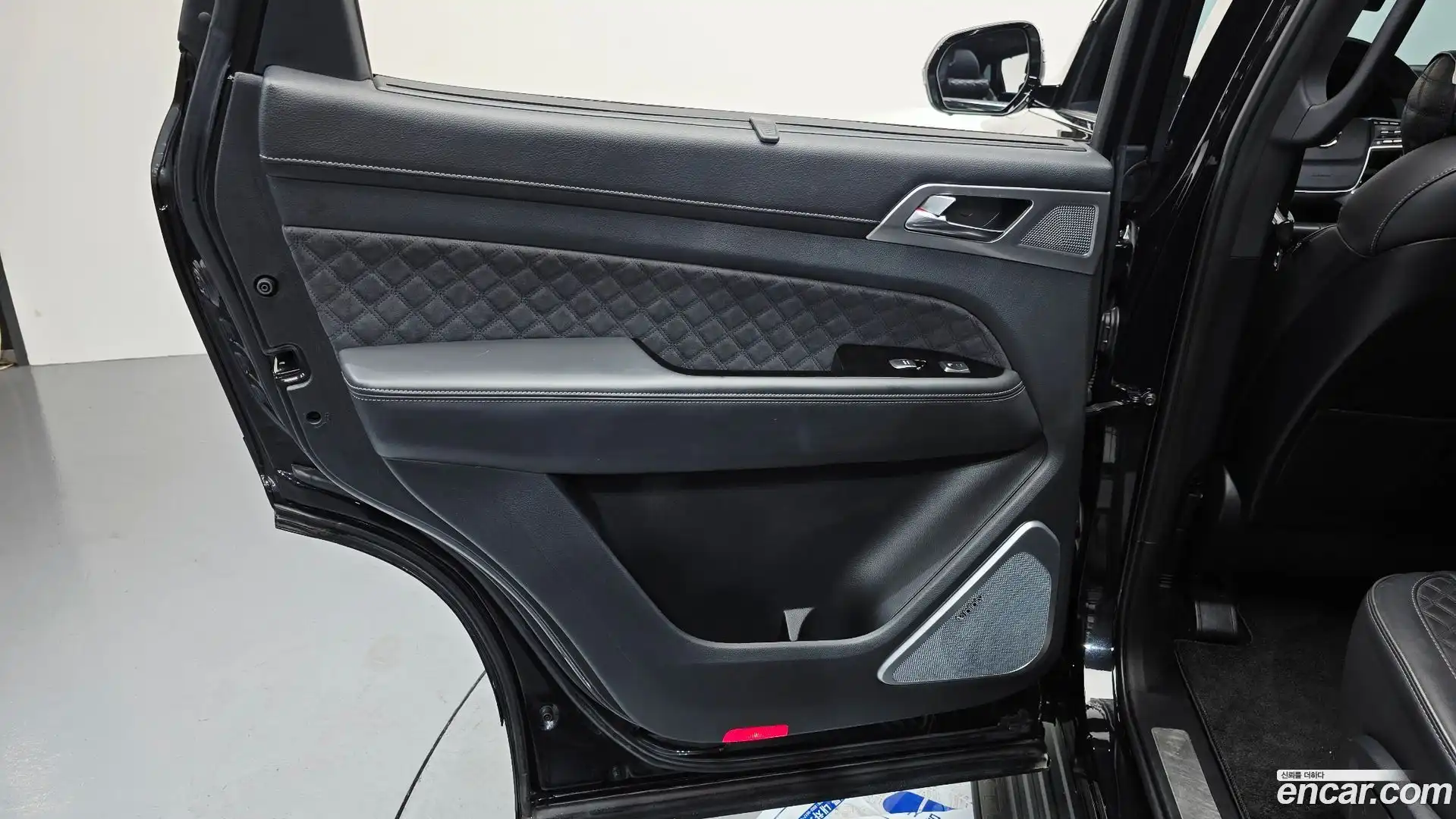 Rexton KG Mobility 2022.4-INNER-035
