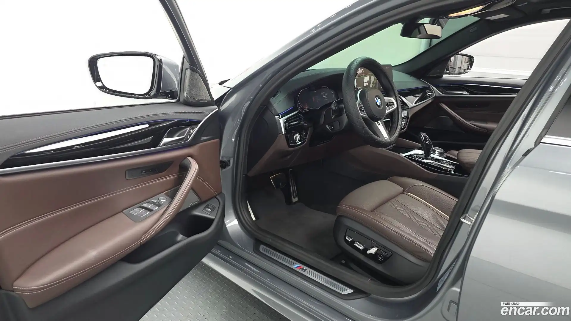 5-Series BMW 2023.6-INNER-010