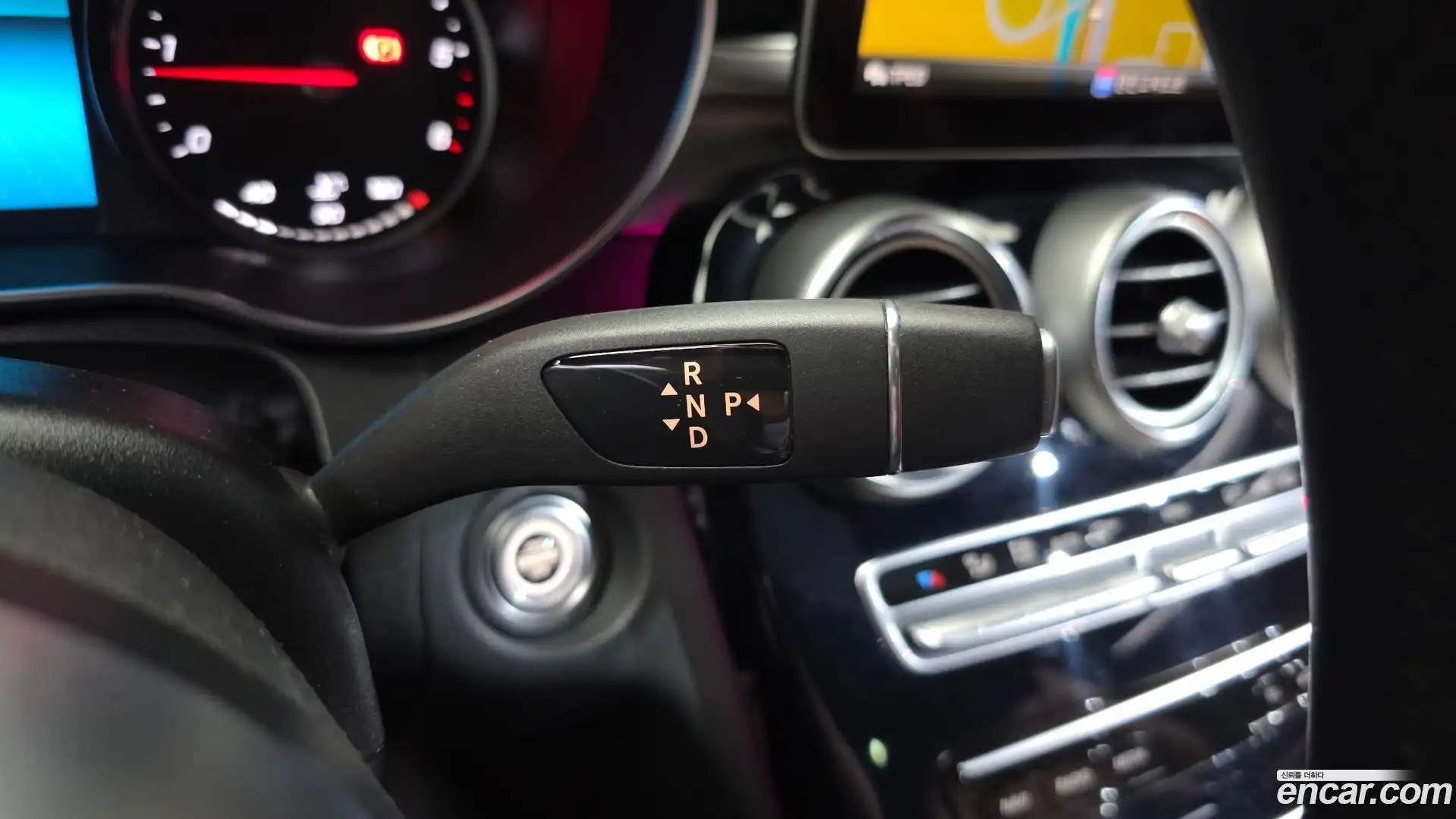 C-Class Mercedes-Benz 2019.5-INNER-009