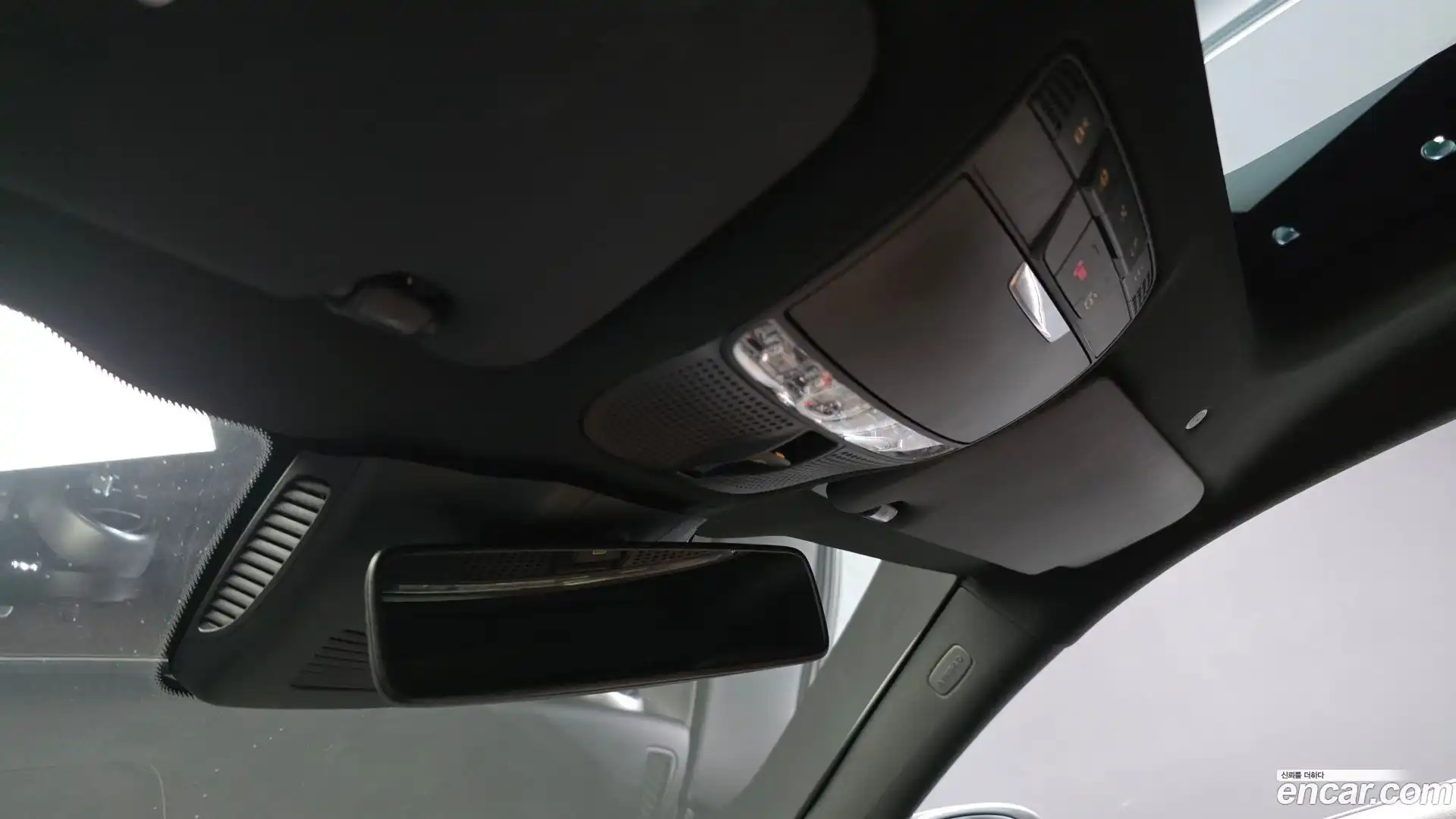 C-Class Mercedes-Benz 2019.5-OPTION-023