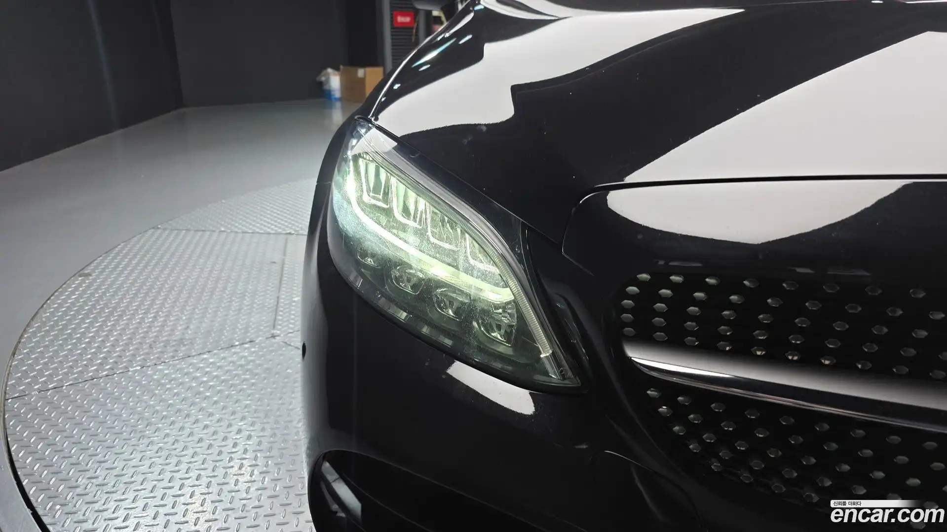 C-Class Mercedes-Benz 2019.5-OUTER-032