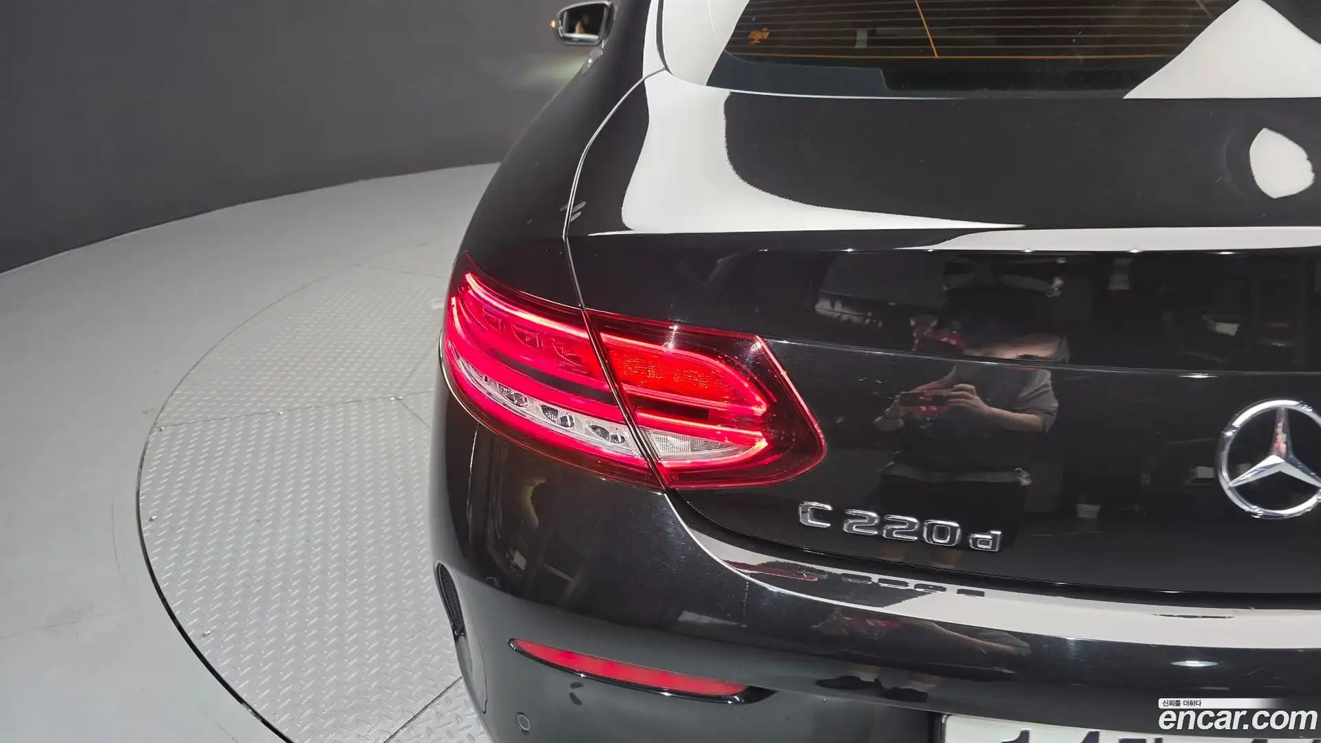 C-Class Mercedes-Benz 2019.5-OUTER-033