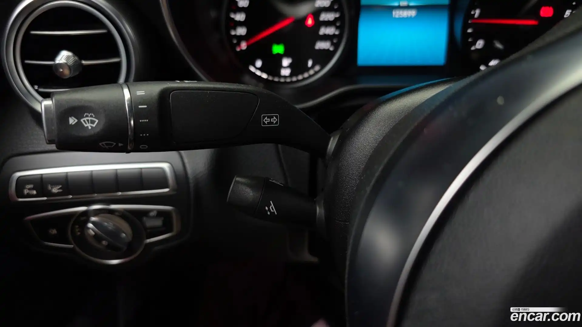 C-Class Mercedes-Benz 2019.5-OPTION-040