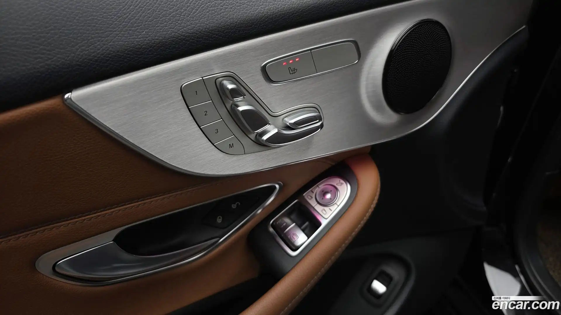 C-Class Mercedes-Benz 2019.5-OPTION-041