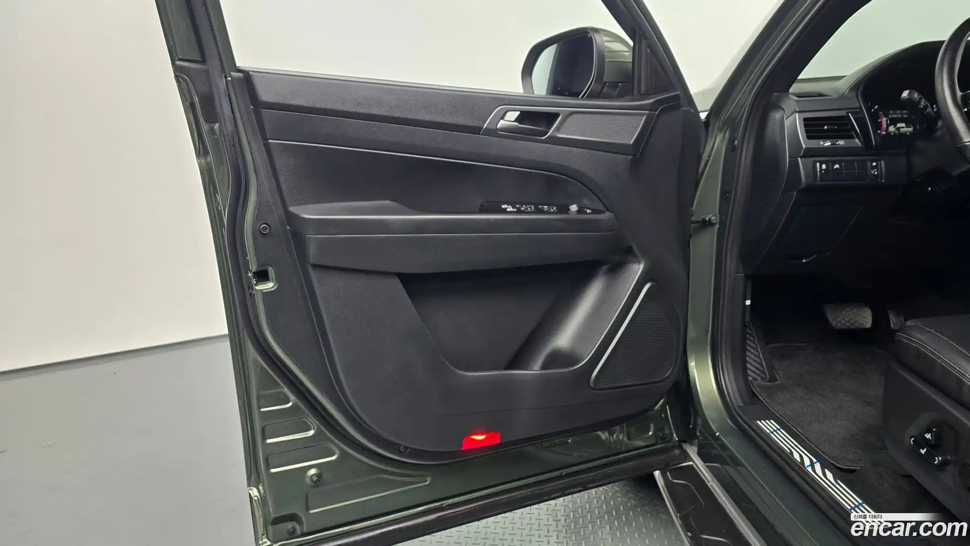 Rexton KG Mobility 2021.7-INNER-034