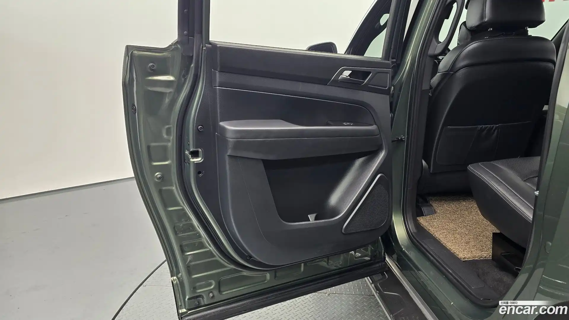 Rexton KG Mobility 2021.7-INNER-035