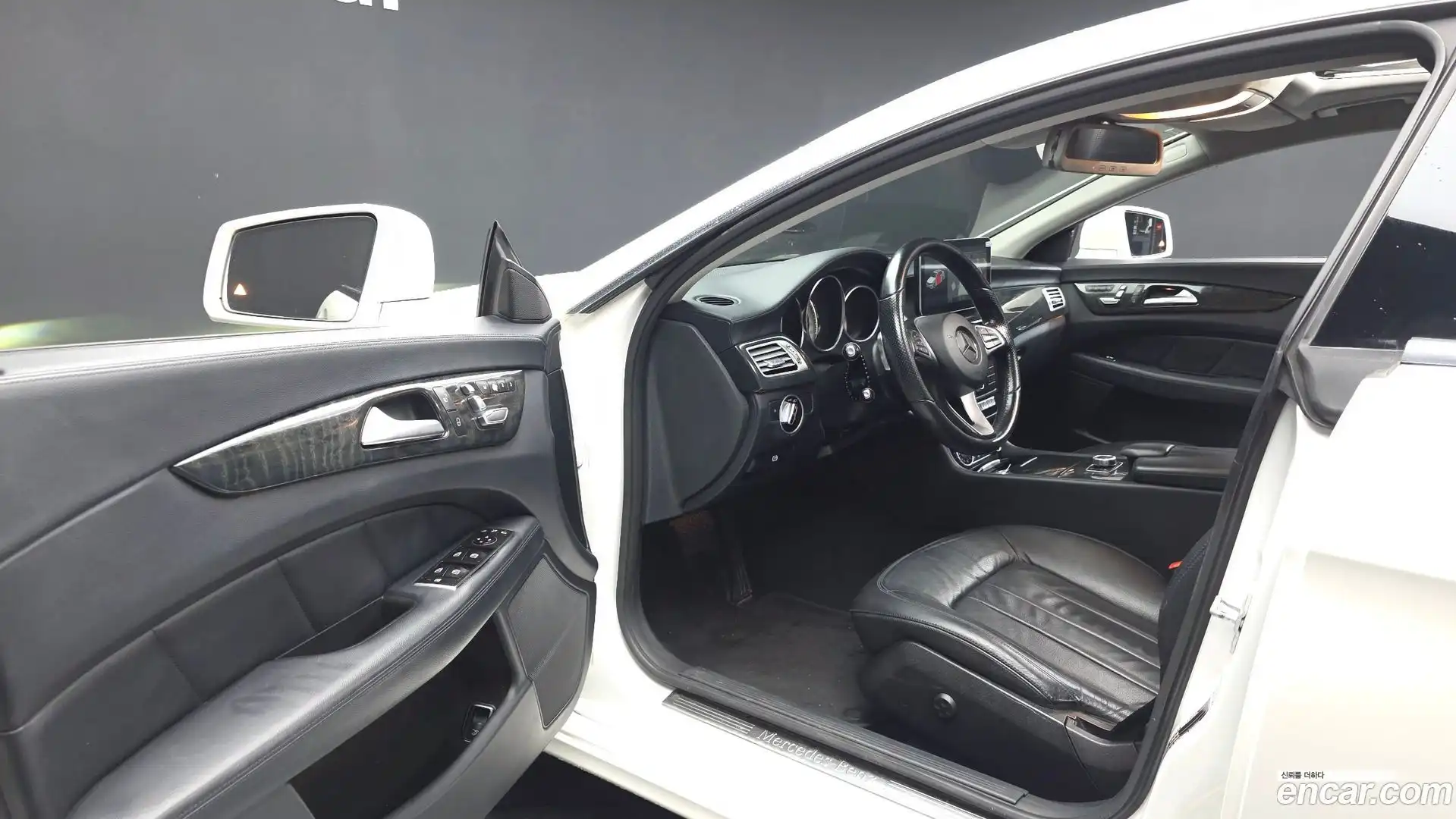 CLS-Class Mercedes-Benz 2016.5-INNER-010