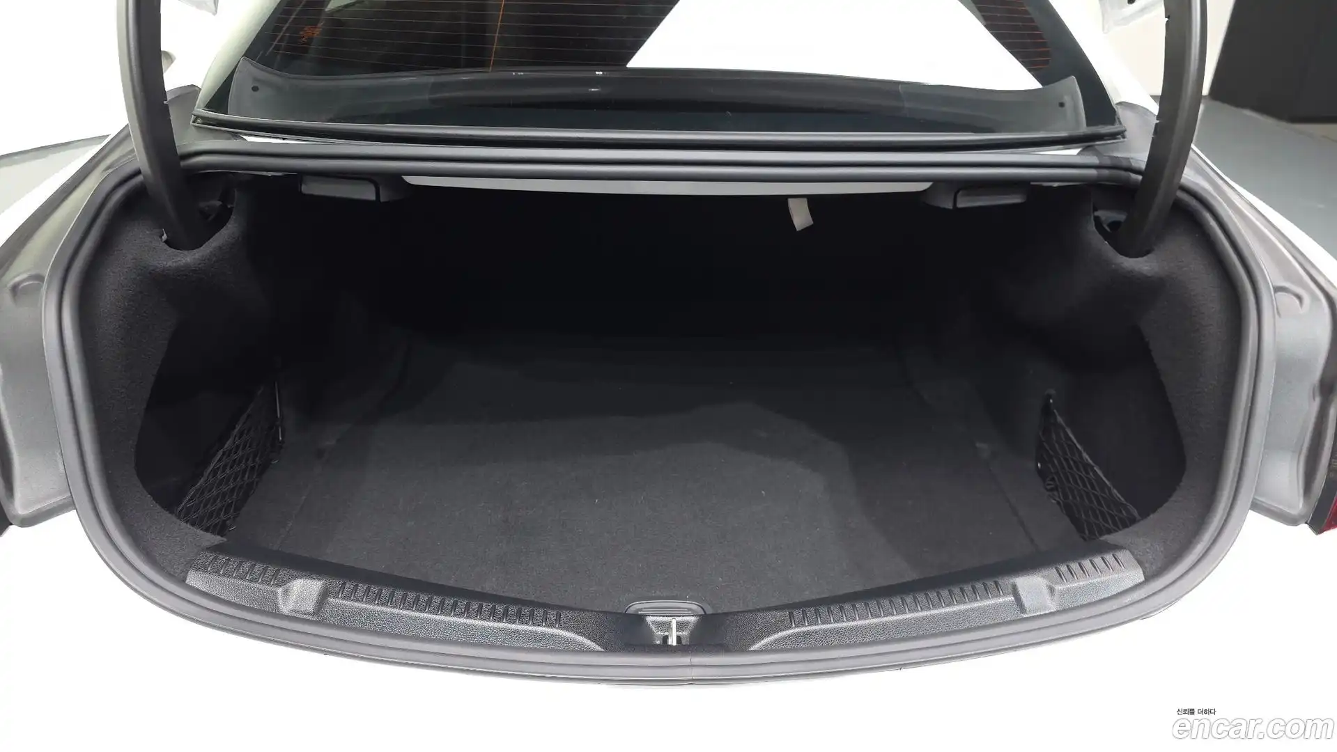 E-Class Mercedes-Benz 2023.11-OPTION-024