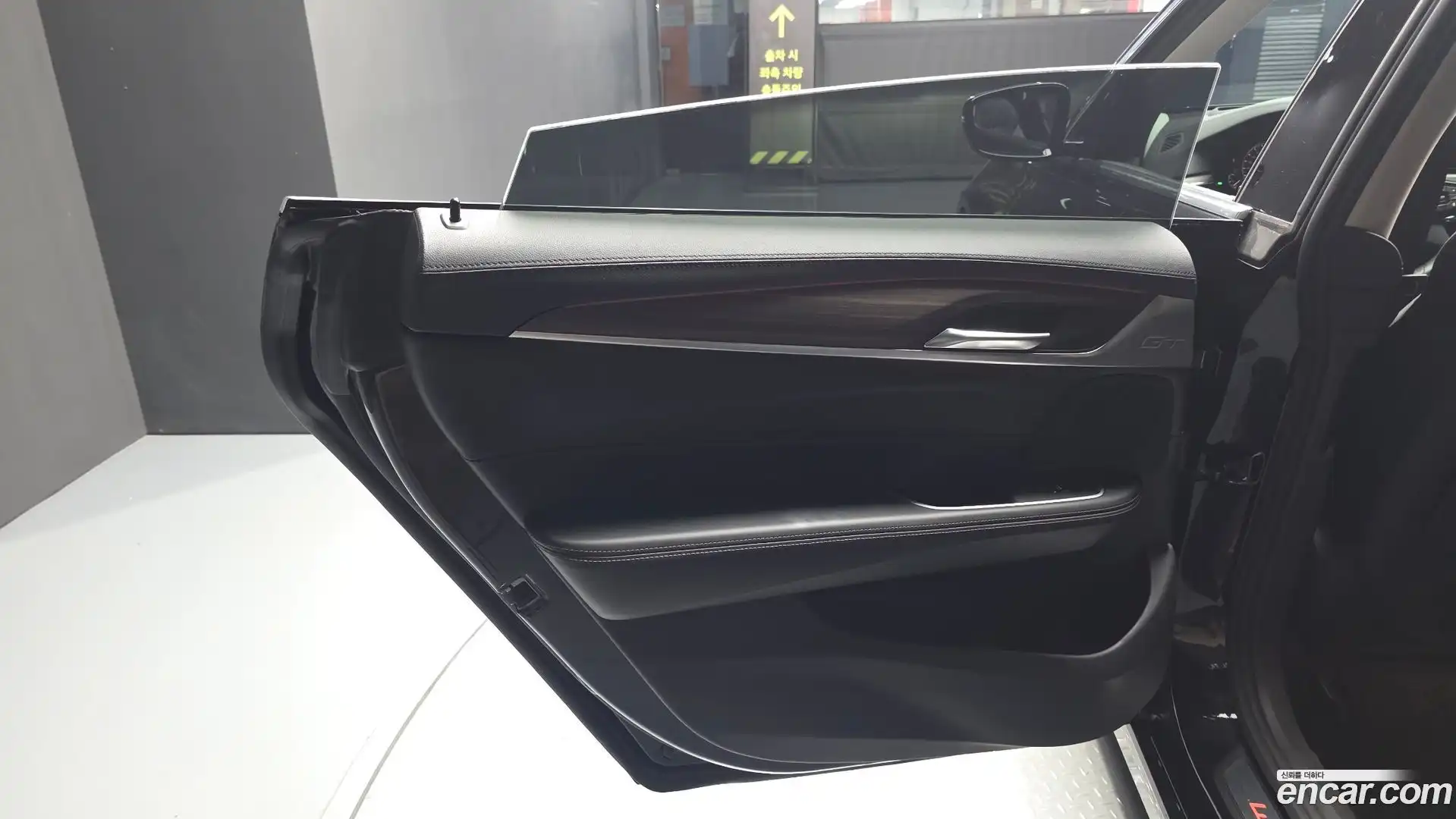 Gran Turismo BMW 2017.10-INNER-035